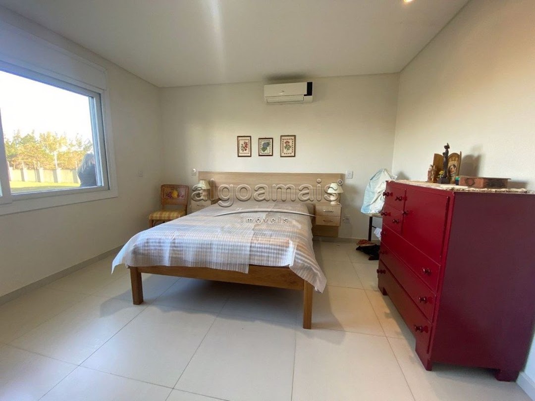 Casa de Condomínio à venda com 4 quartos, 250m² - Foto 25