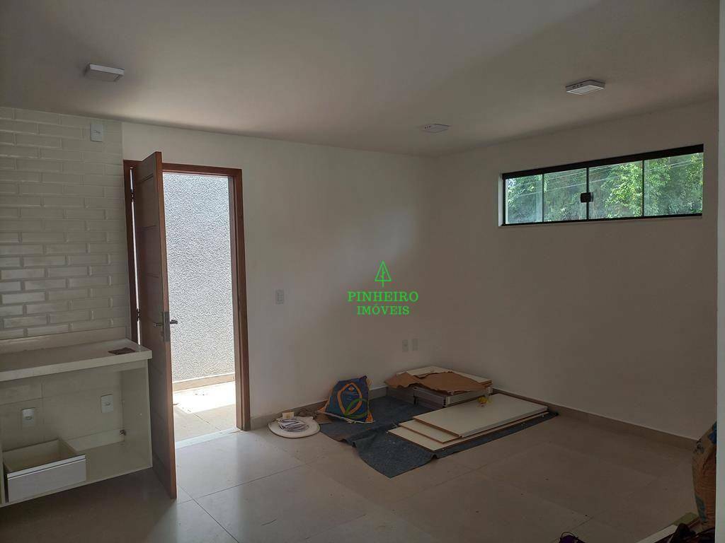 Casa à venda com 3 quartos, 202m² - Foto 4