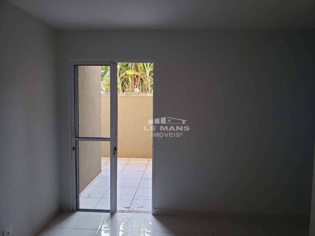 Apartamento à venda com 2 quartos, 63m² - Foto 1