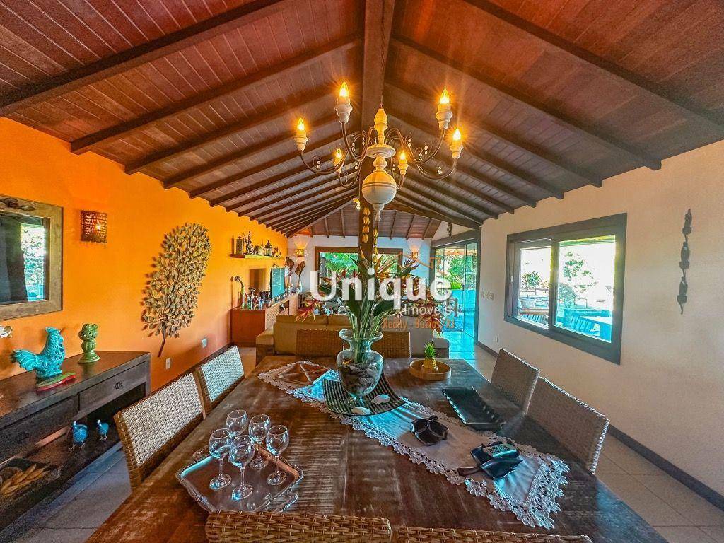 Casa à venda com 6 quartos, 260m² - Foto 4