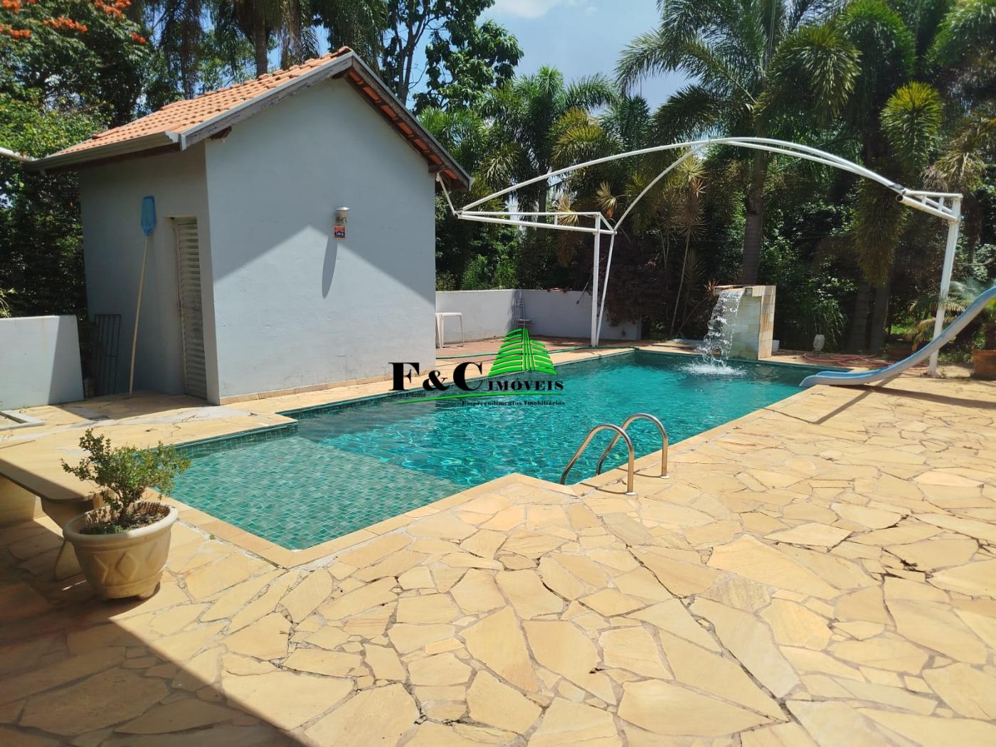 Chácara à venda com 4 quartos, 11200m² - Foto 1