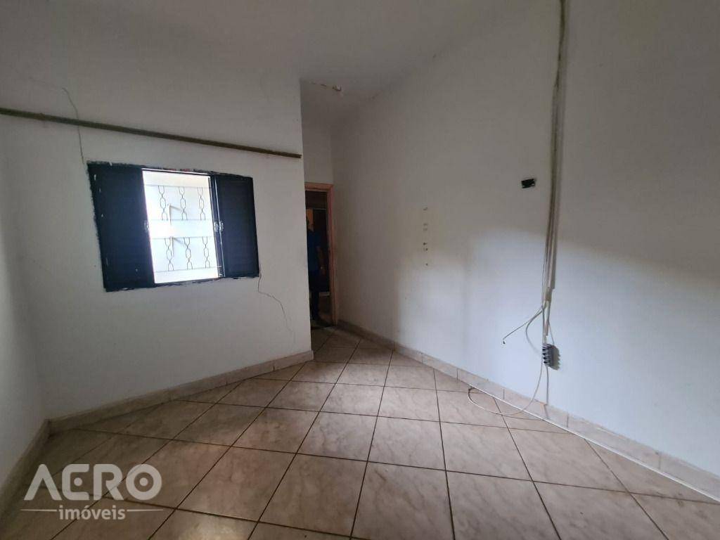 Casa à venda com 3 quartos, 210m² - Foto 15