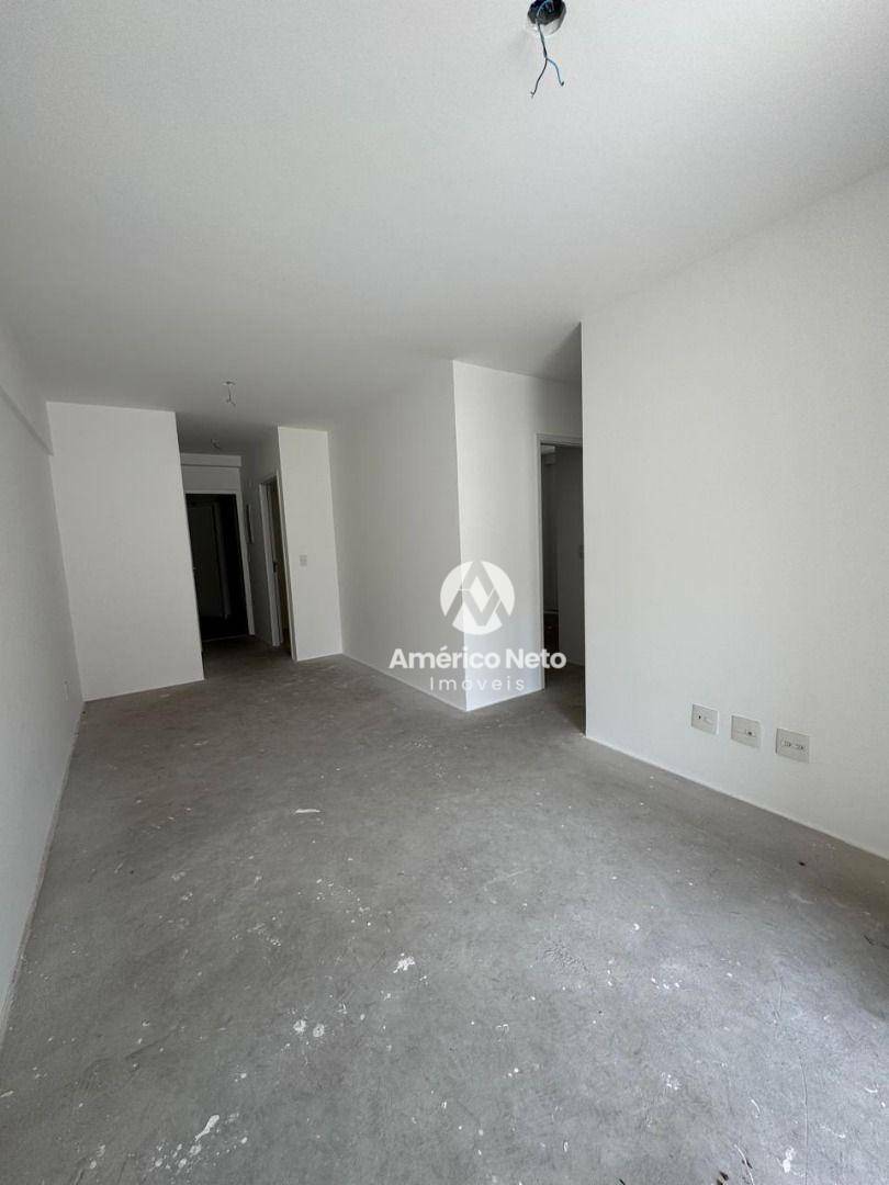 Apartamento à venda com 2 quartos, 67m² - Foto 6