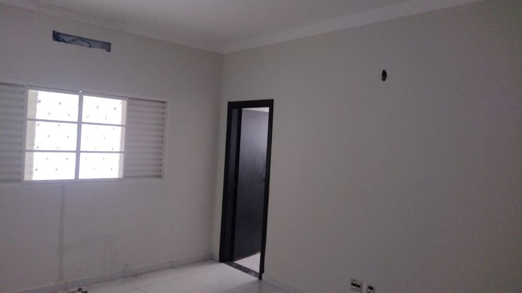 Casa à venda com 3 quartos, 360m² - Foto 3