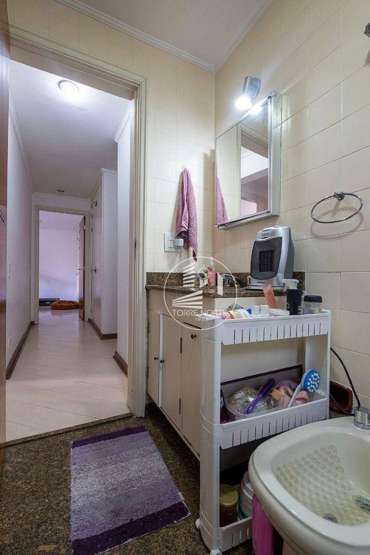 Apartamento à venda com 3 quartos, 142m² - Foto 4