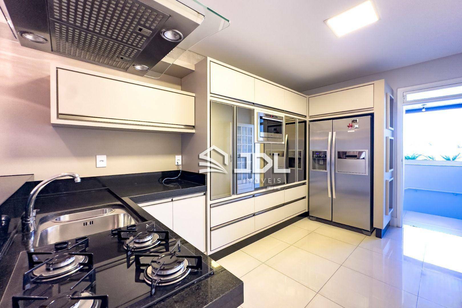 Casa à venda com 3 quartos, 269m² - Foto 26