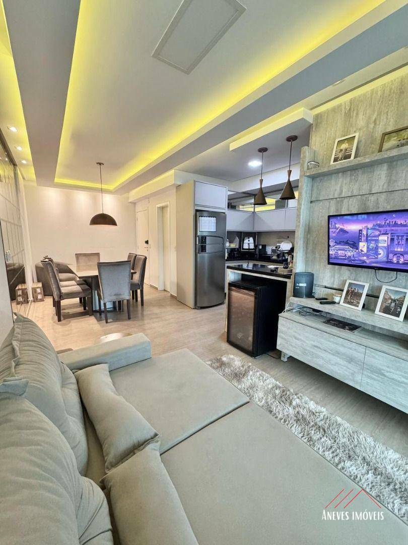 Apartamento à venda com 3 quartos, 91m² - Foto 2