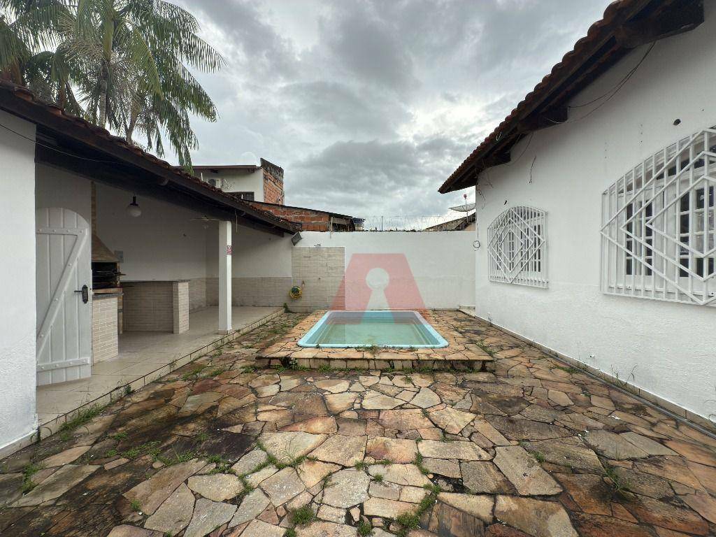 Casa de Condomínio para alugar com 2 quartos, 250m² - Foto 18
