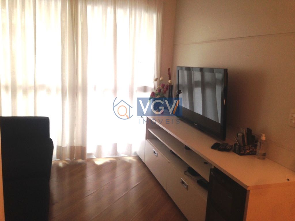 Apartamento à venda com 3 quartos, 70m² - Foto 2