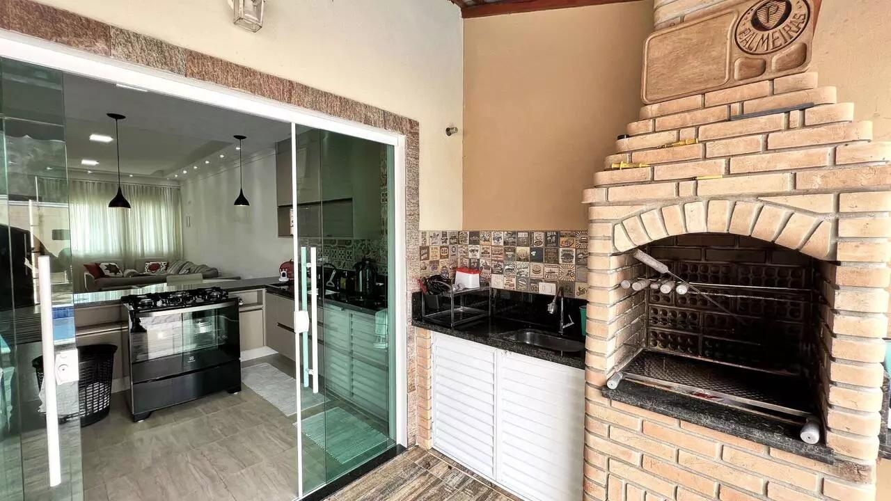 Casa à venda com 2 quartos, 260m² - Foto 2