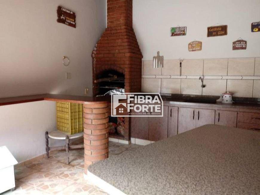 Casa à venda com 3 quartos, 198m² - Foto 4