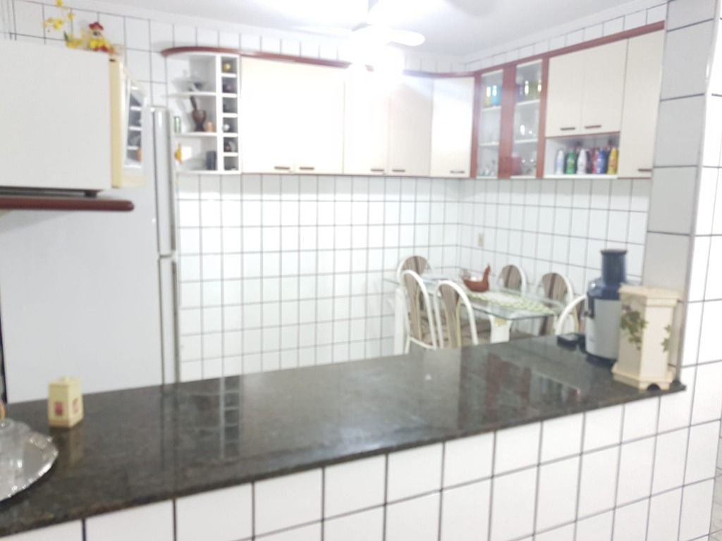 Casa à venda com 3 quartos, 140m² - Foto 2