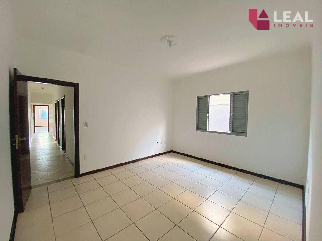Casa à venda com 3 quartos, 119m² - Foto 16