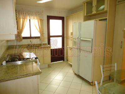 Apartamento para alugar com 2 quartos, 145m² - Foto 16