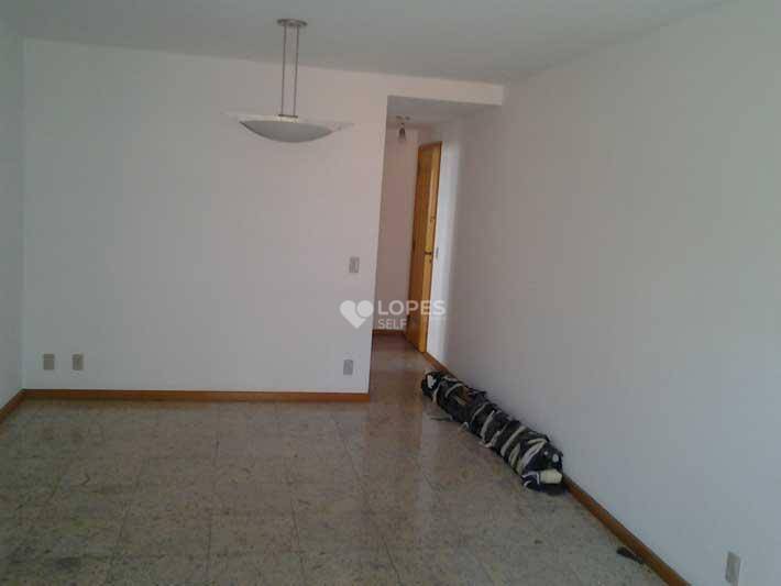 Apartamento à venda com 2 quartos, 72m² - Foto 1