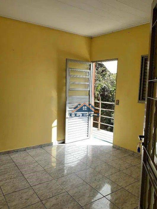 Casa à venda com 4 quartos, 180m² - Foto 3