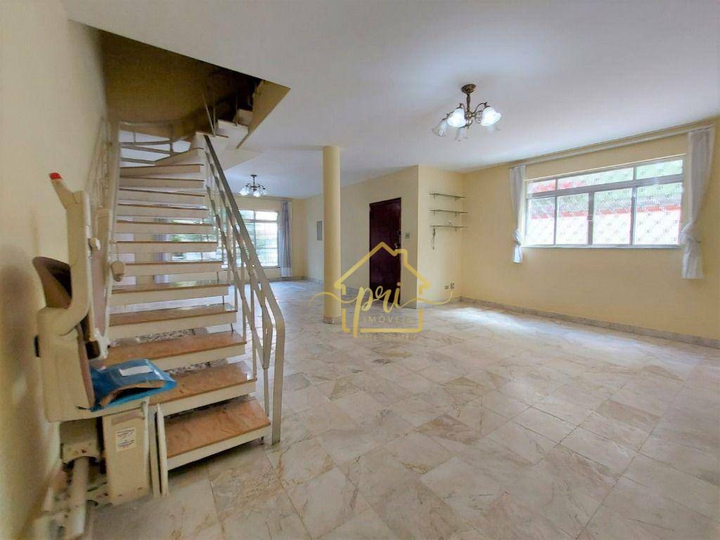 Casa à venda com 3 quartos, 330m² - Foto 4