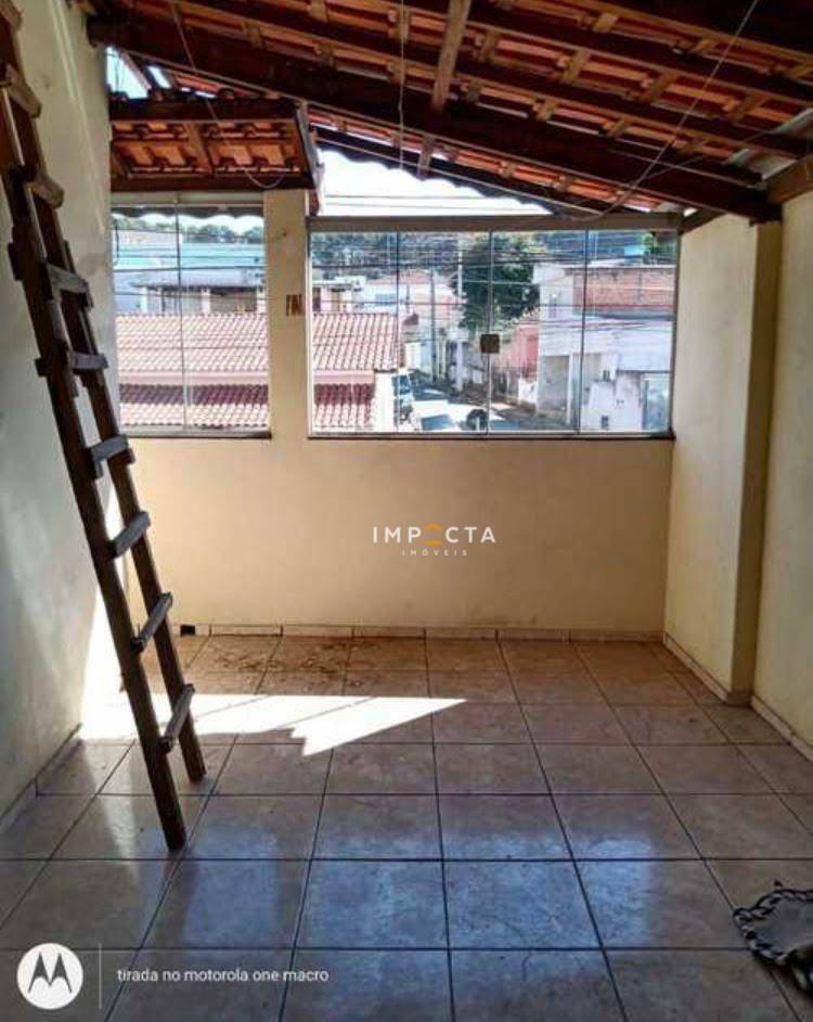 Casa à venda com 3 quartos, 200m² - Foto 4