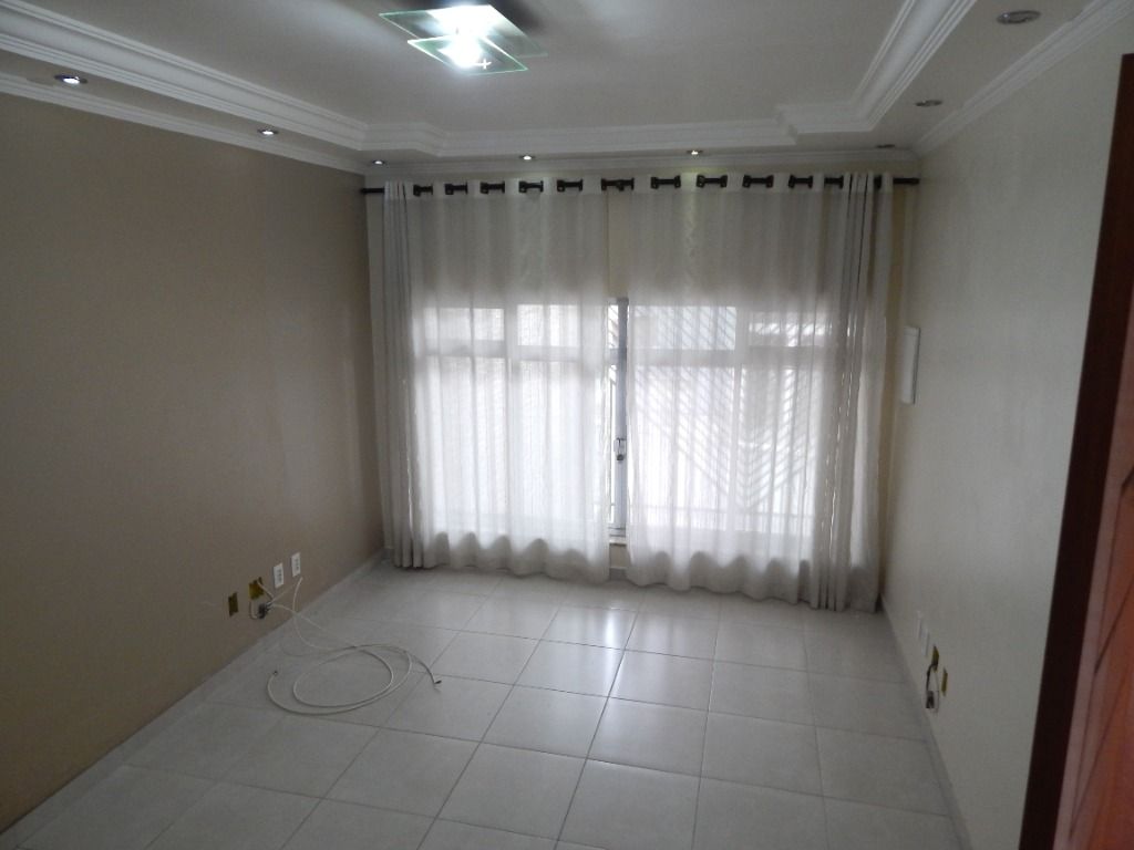 Sobrado à venda com 3 quartos, 200m² - Foto 4