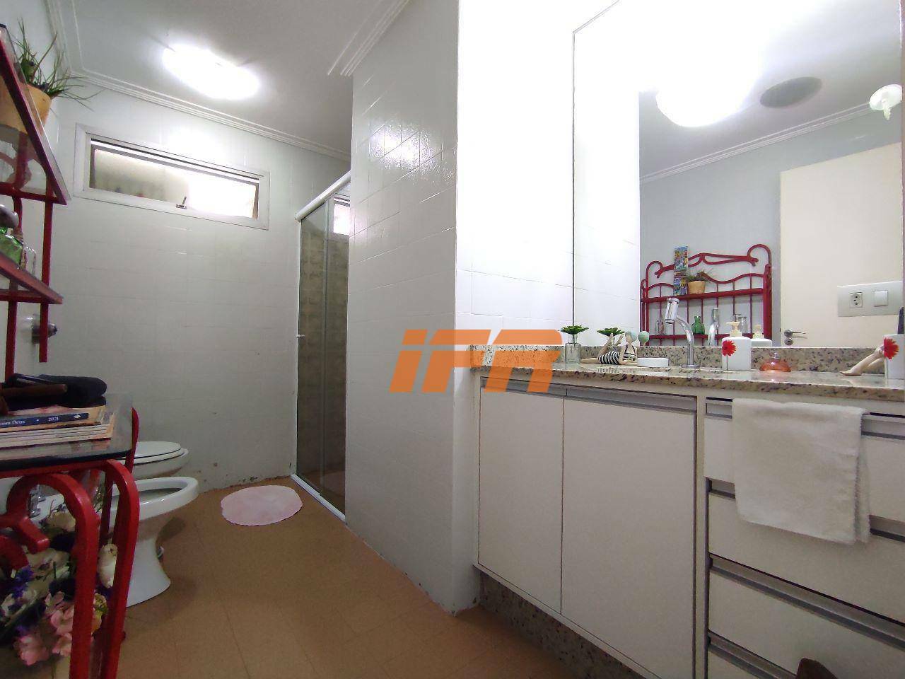 Apartamento à venda com 3 quartos, 142m² - Foto 17