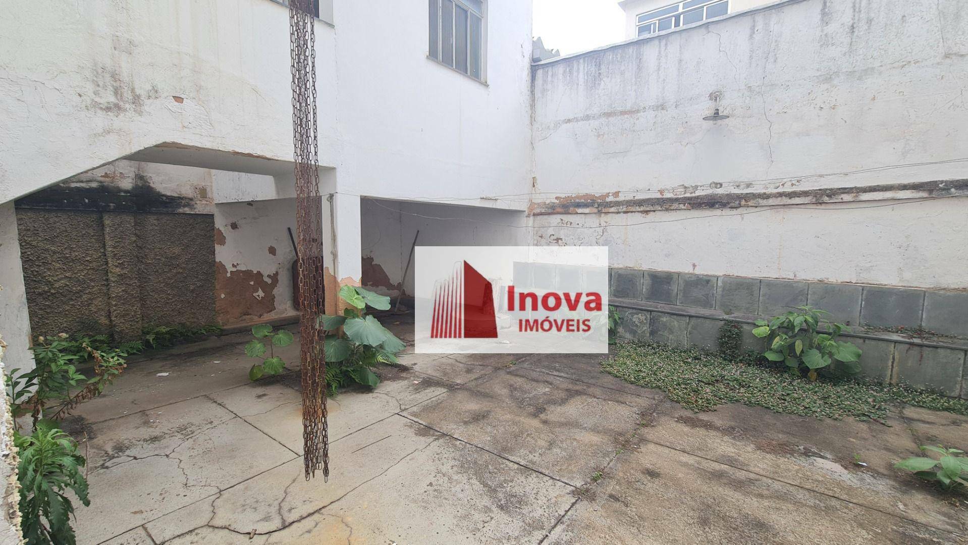 Casa à venda com 6 quartos, 300m² - Foto 22