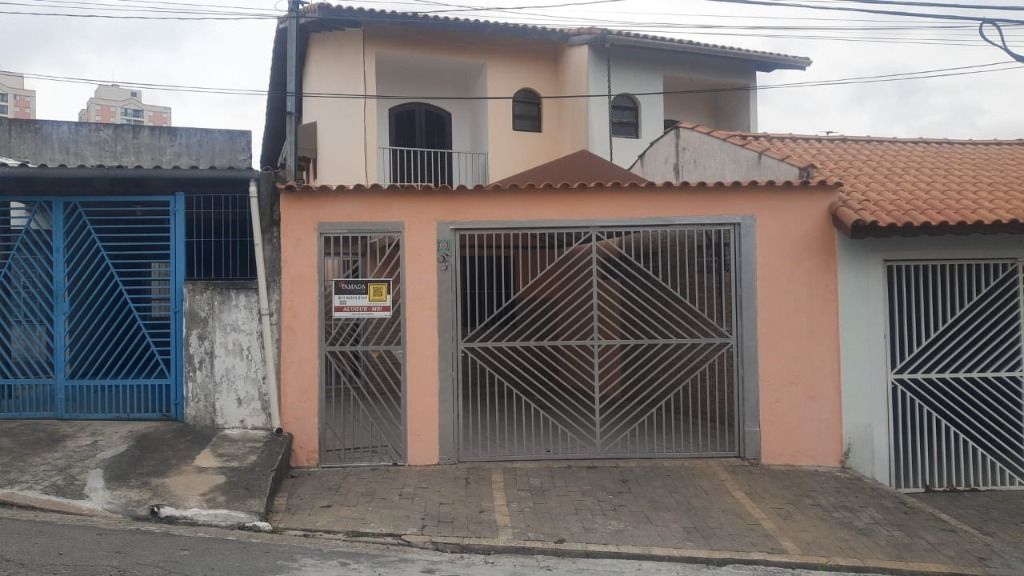 Sobrado para alugar com 3 quartos, 200m² - Foto 1