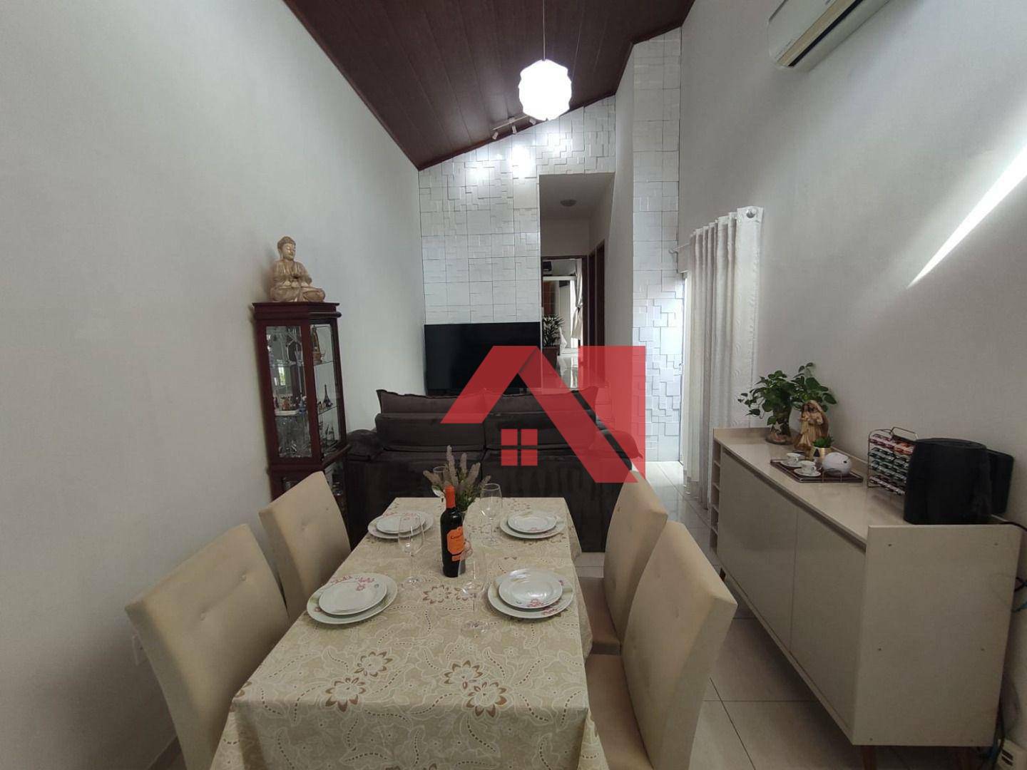 Casa à venda com 3 quartos, 120m² - Foto 1