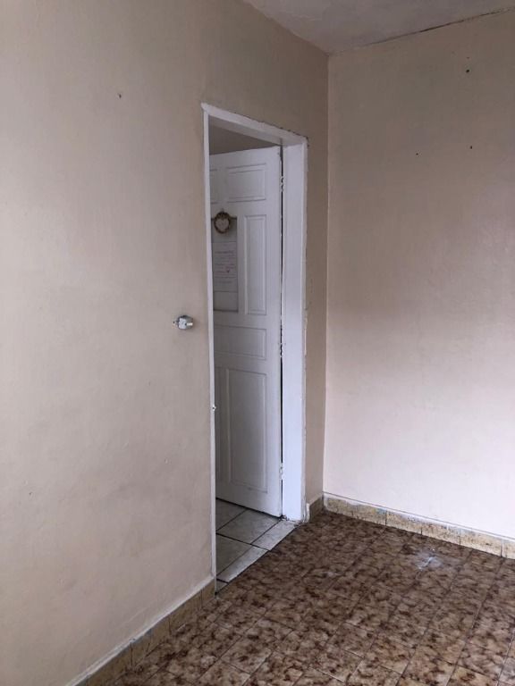 Casa à venda com 7 quartos, 250m² - Foto 25