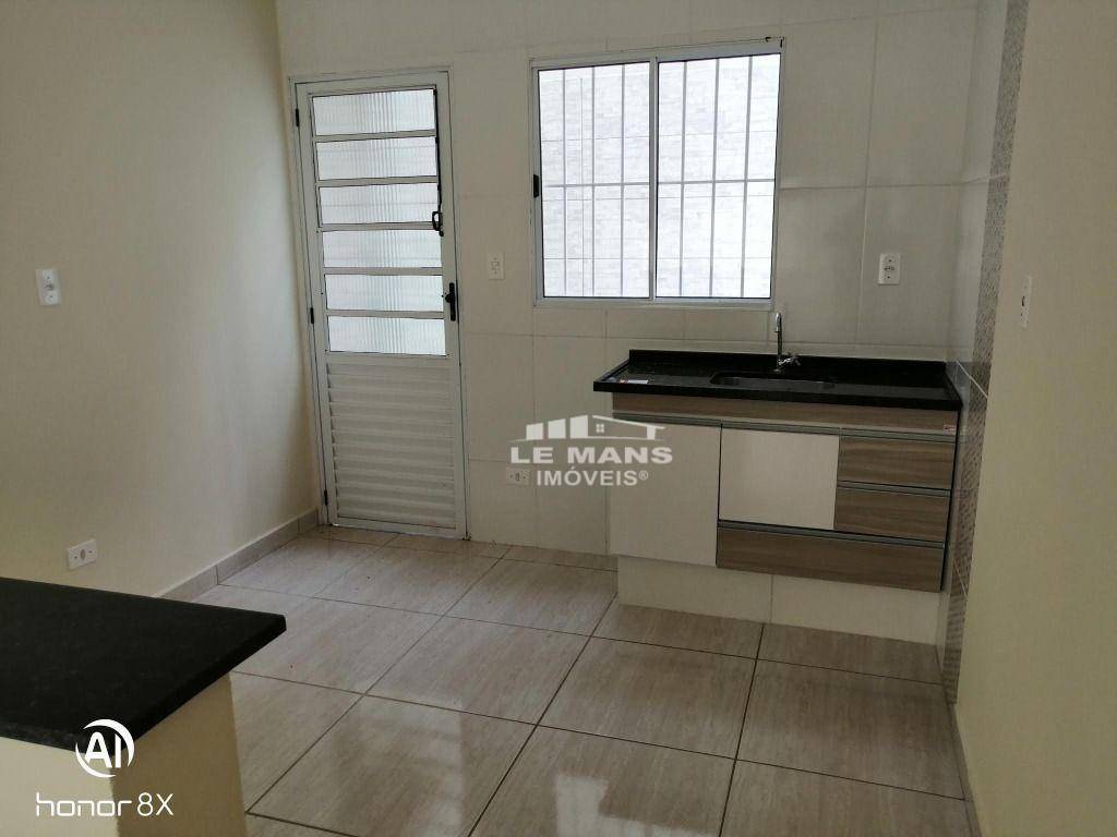 Casa à venda com 2 quartos, 52m² - Foto 2