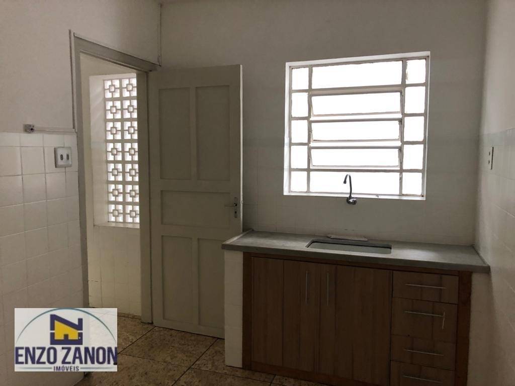 Casa para alugar com 3 quartos, 242m² - Foto 15