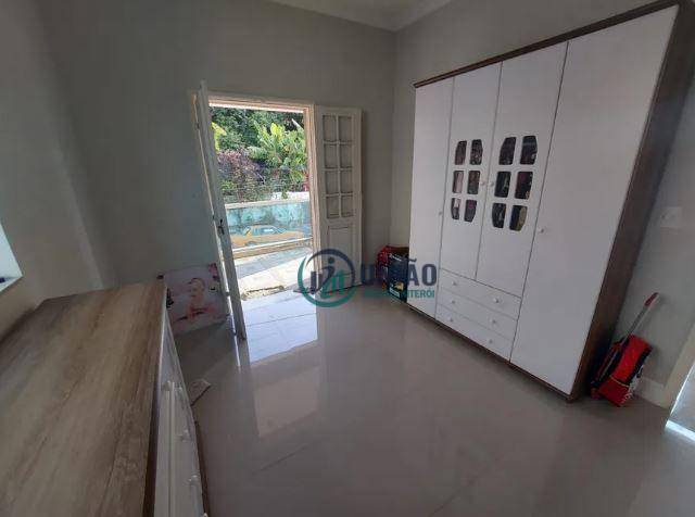 Casa à venda com 3 quartos, 180m² - Foto 15