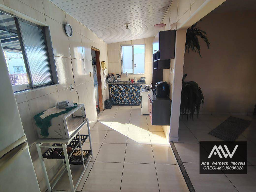 Casa à venda com 8 quartos, 220m² - Foto 10