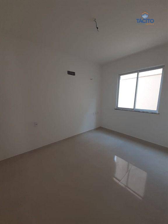 Casa à venda com 3 quartos, 131m² - Foto 7