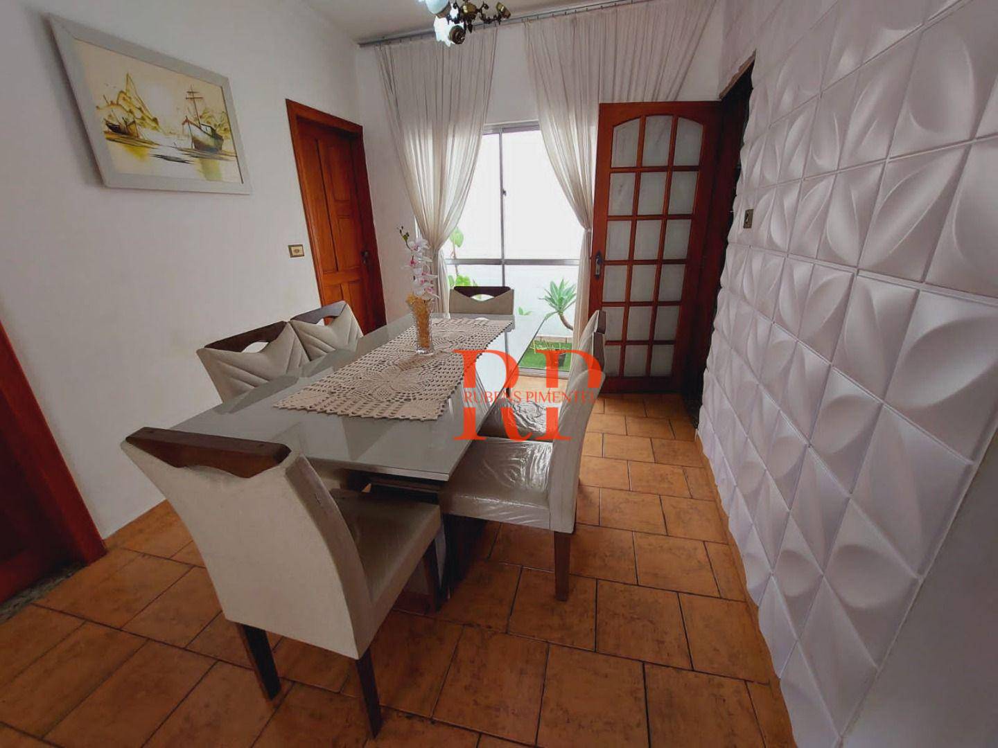 Casa à venda com 3 quartos, 240m² - Foto 1