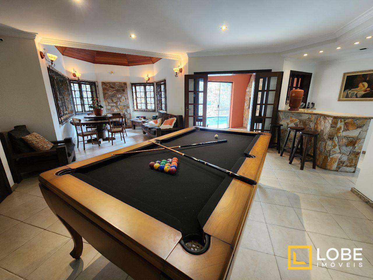 Casa, 3 quartos, 359 m² - Foto 2