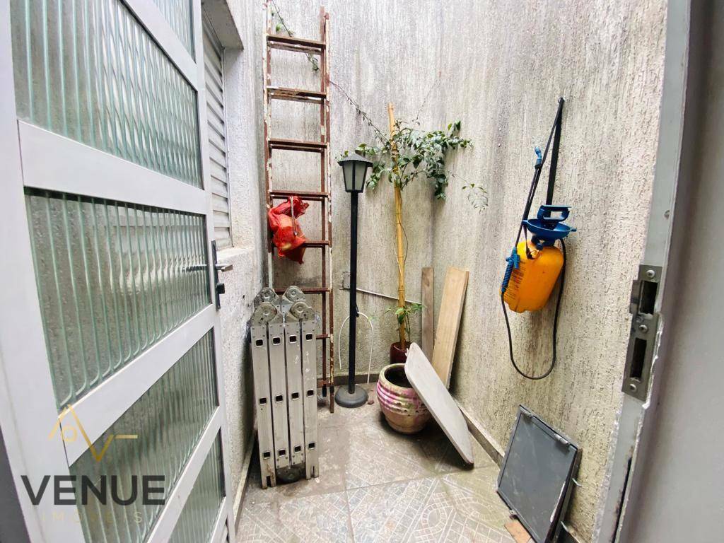 Sobrado à venda com 3 quartos, 180m² - Foto 3