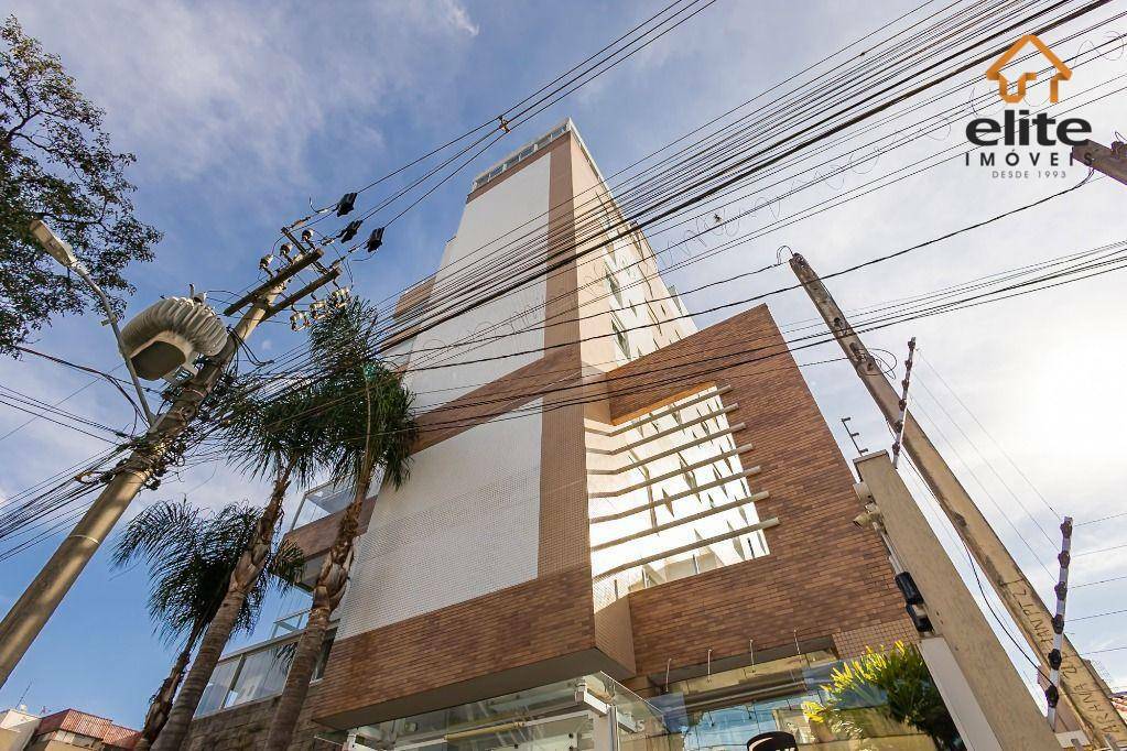 Apartamento para alugar com 3 quartos, 151m² - Foto 2