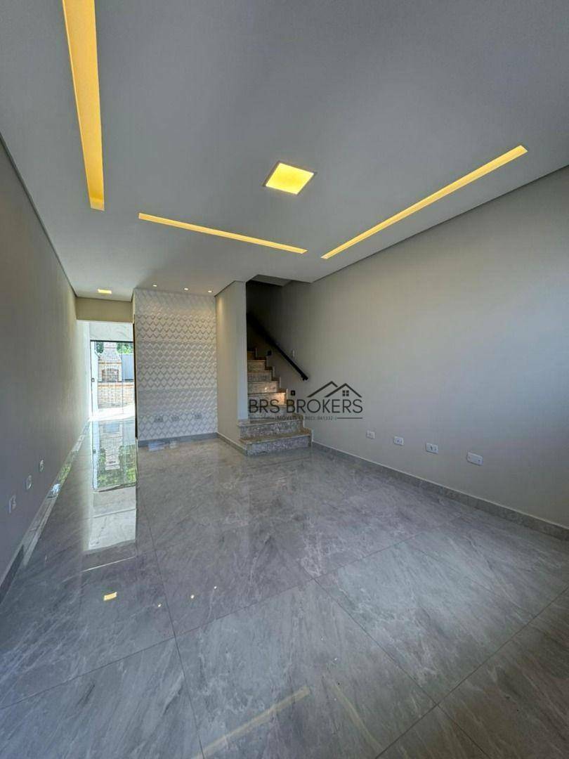 Sobrado à venda com 2 quartos, 75m² - Foto 1