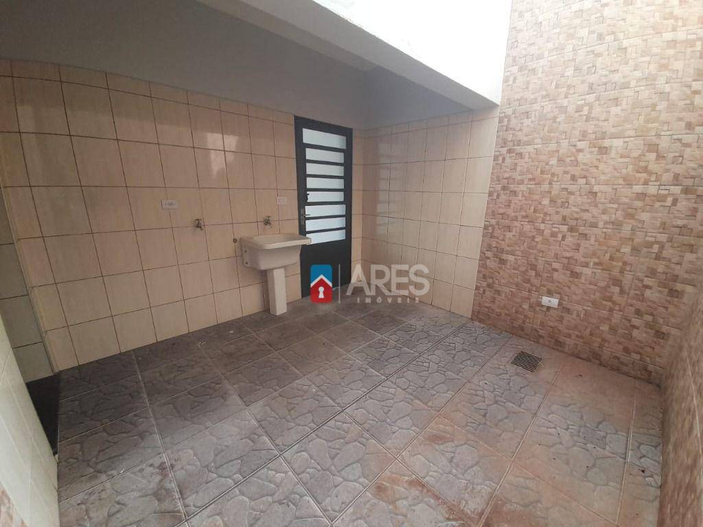 Casa para alugar com 3 quartos, 190m² - Foto 13