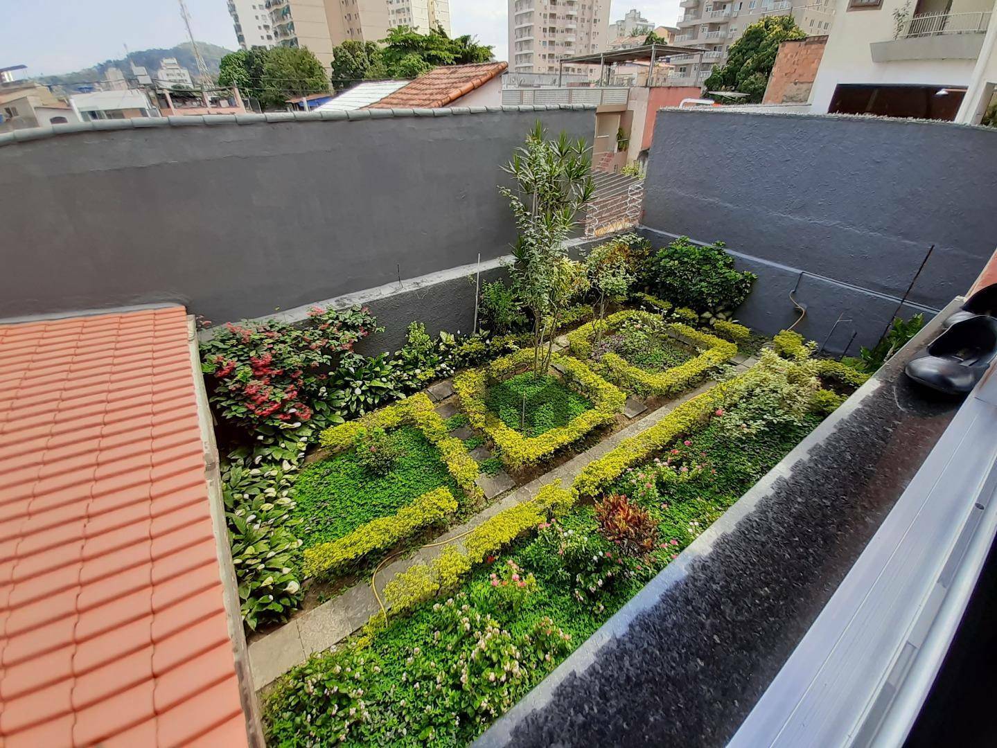 Casa à venda com 3 quartos, 300m² - Foto 5