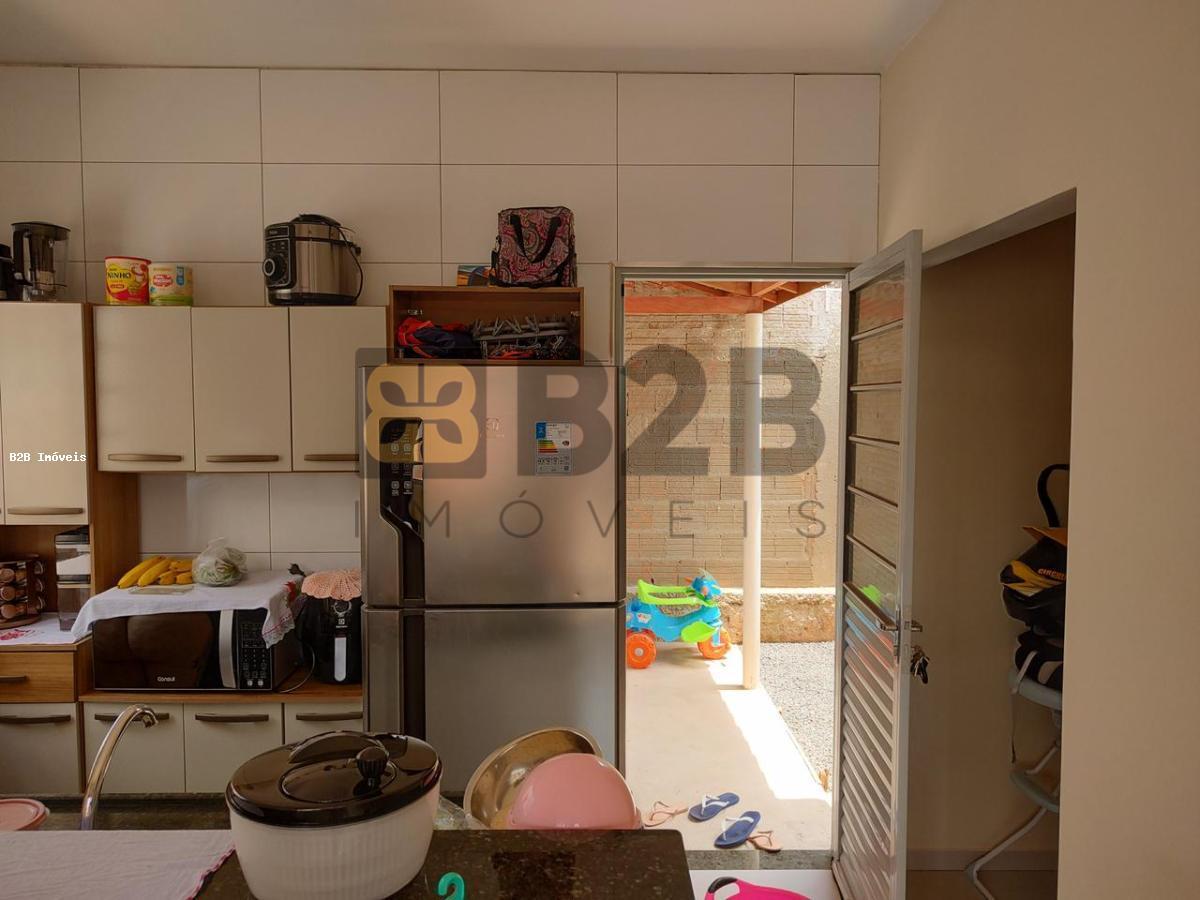 Casa à venda com 1 quarto, 150m² - Foto 4