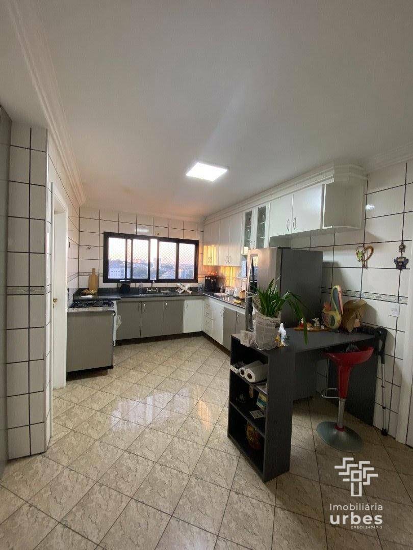 Apartamento à venda com 3 quartos, 178m² - Foto 30