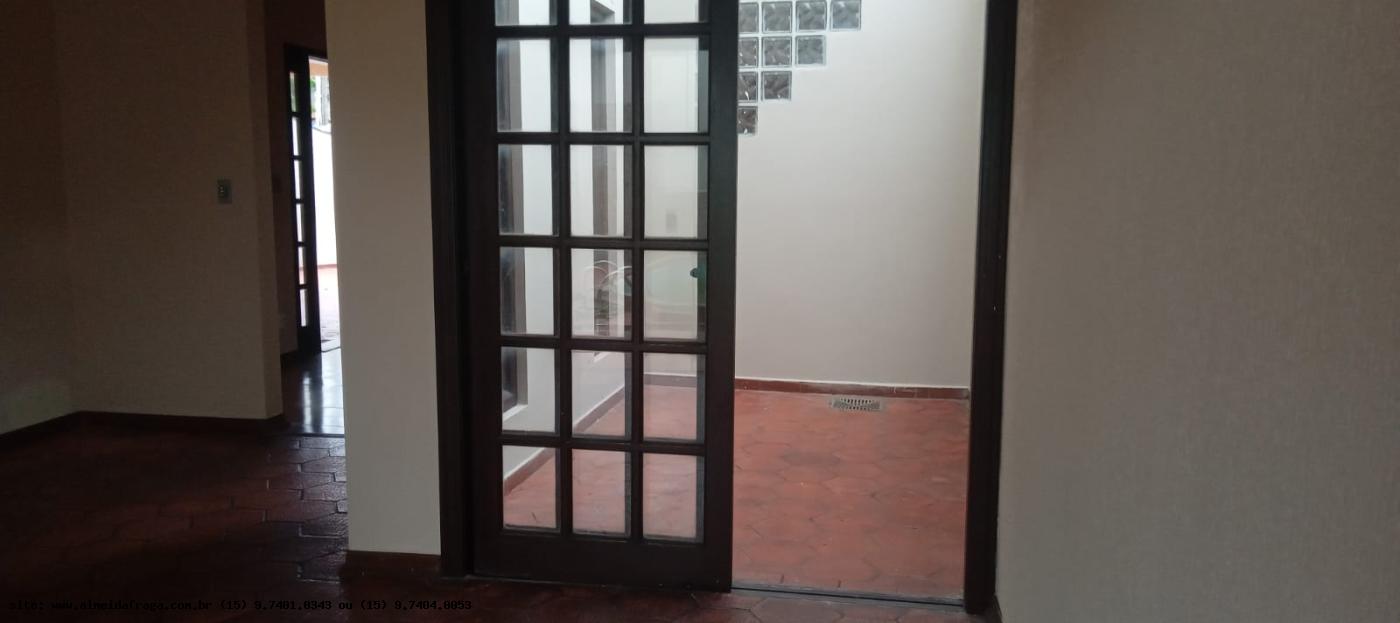 Casa para alugar com 5 quartos, 300m² - Foto 17