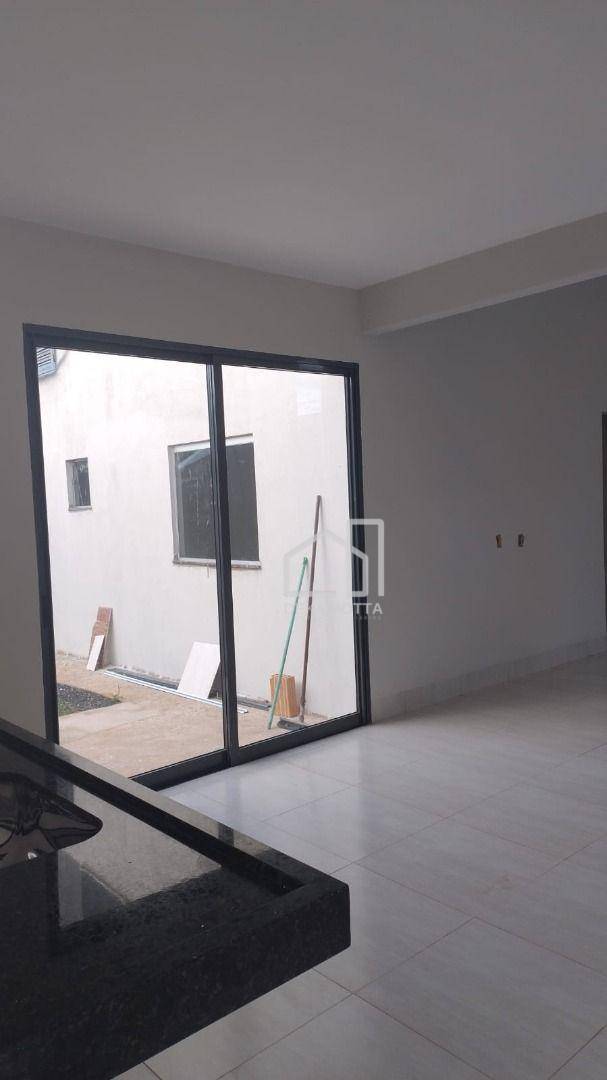 Casa à venda com 2 quartos, 67m² - Foto 6