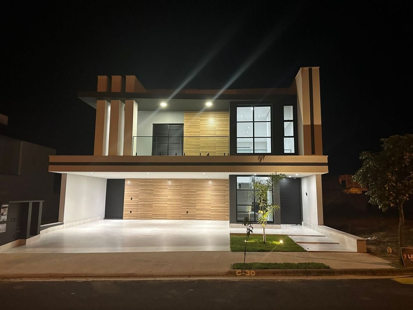 Casa de Condomínio à venda com 3 quartos, 250m² - Foto 4