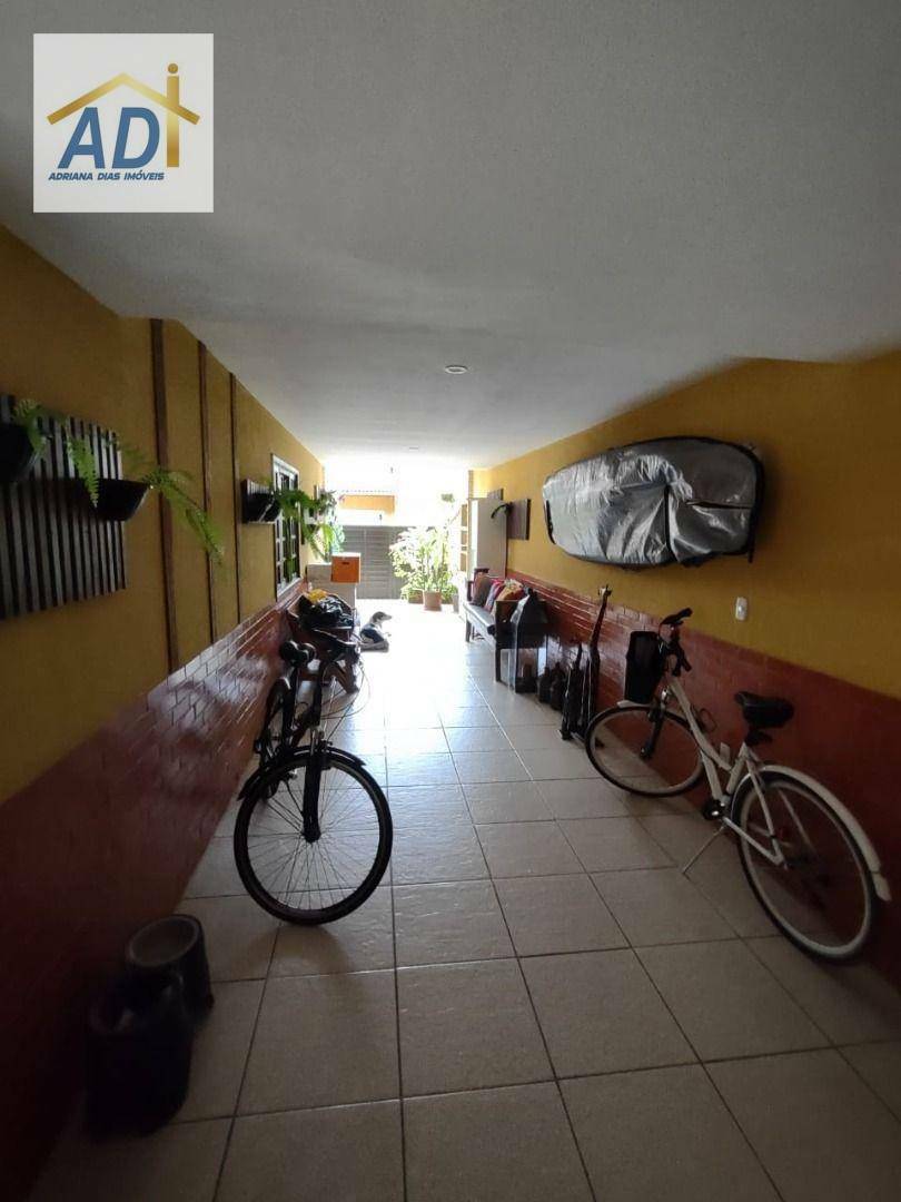 Casa de Condomínio à venda com 4 quartos, 247m² - Foto 2