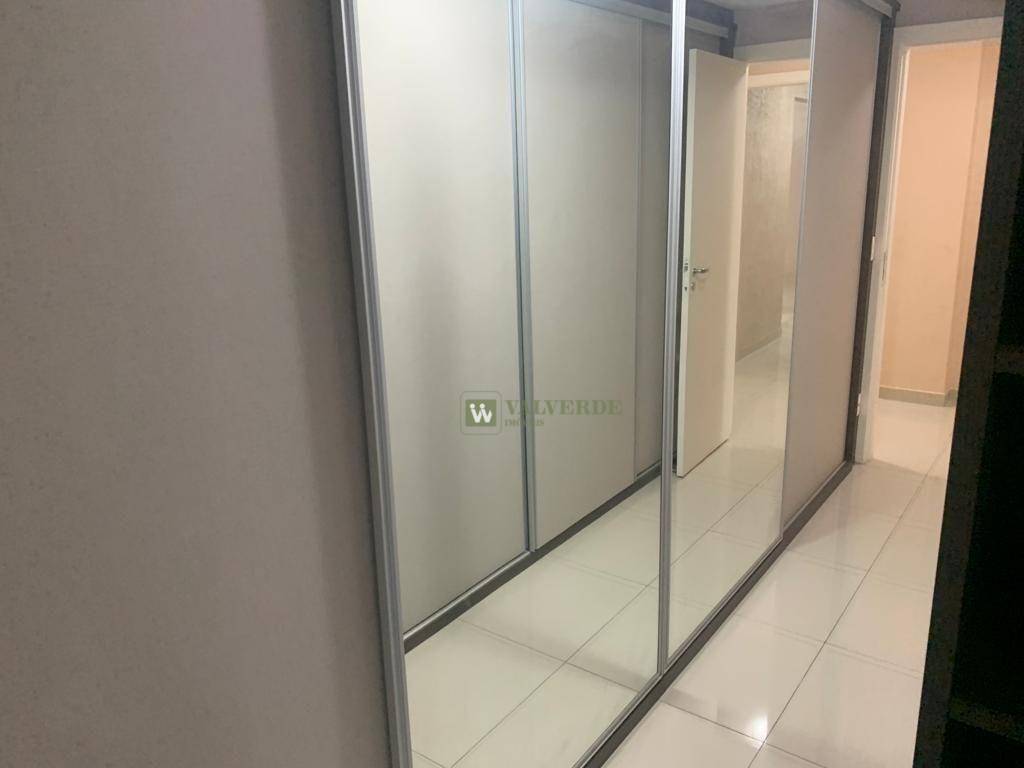 Apartamento à venda com 4 quartos, 233m² - Foto 12