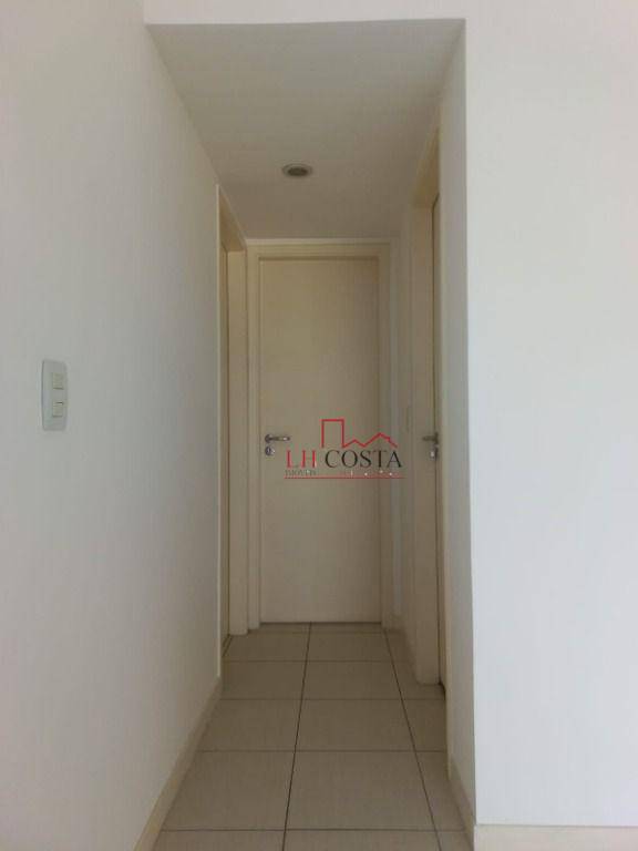 Apartamento para alugar com 2 quartos, 65m² - Foto 12