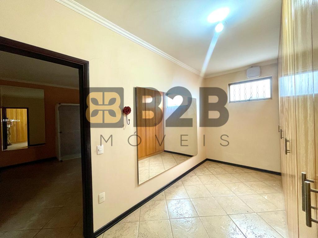 Casa à venda com 4 quartos, 270m² - Foto 10