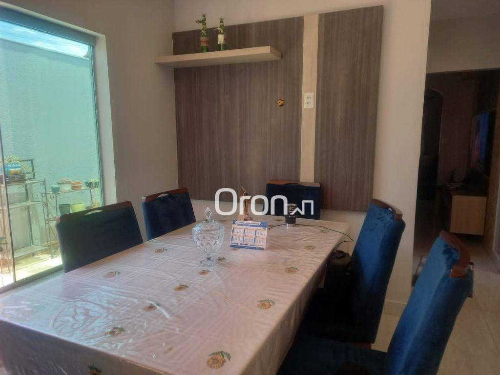 Casa à venda com 3 quartos, 150m² - Foto 2